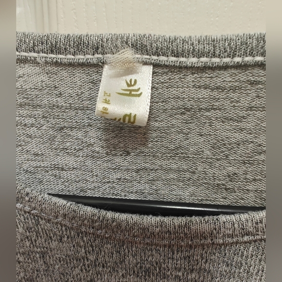 Women's top - Picture 2 of 3